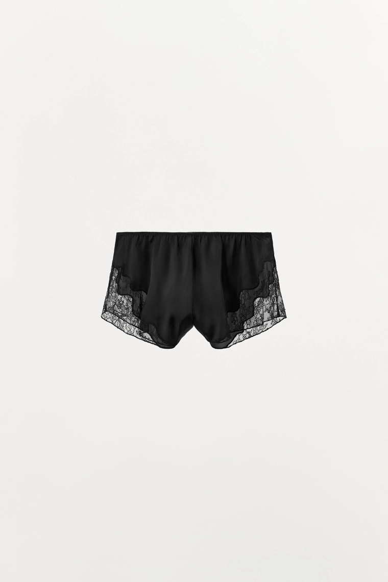 Шорты из атласа бельевые с кружевными оборками