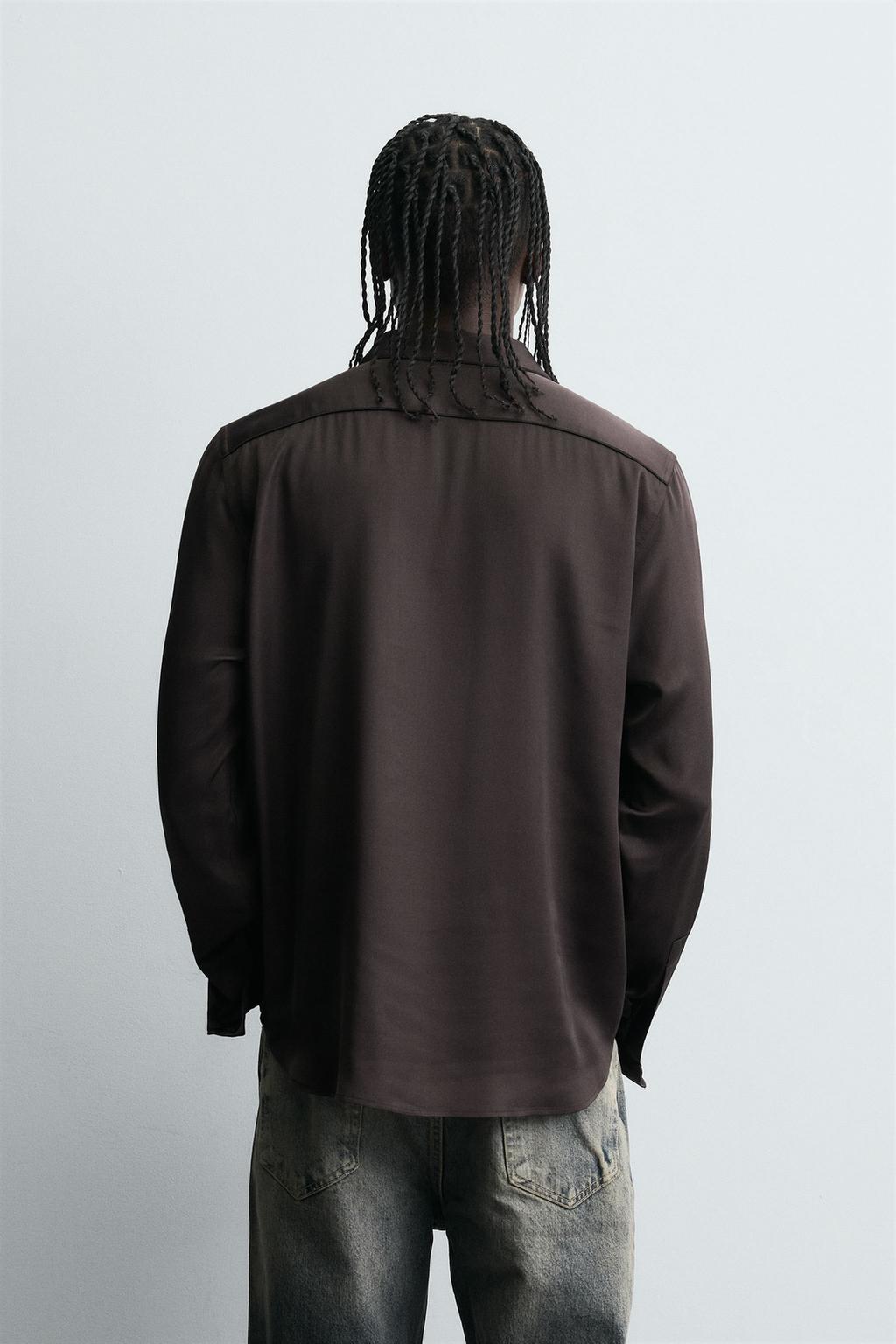 АТЛАСНАЯ РУБАШКА С КОНТРАСТНОЙ ОТДЕЛКОЙ