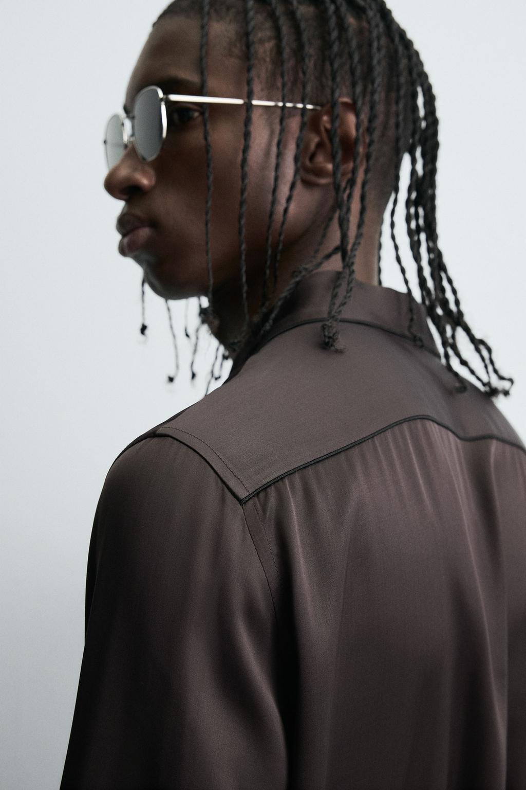 АТЛАСНАЯ РУБАШКА С КОНТРАСТНОЙ ОТДЕЛКОЙ