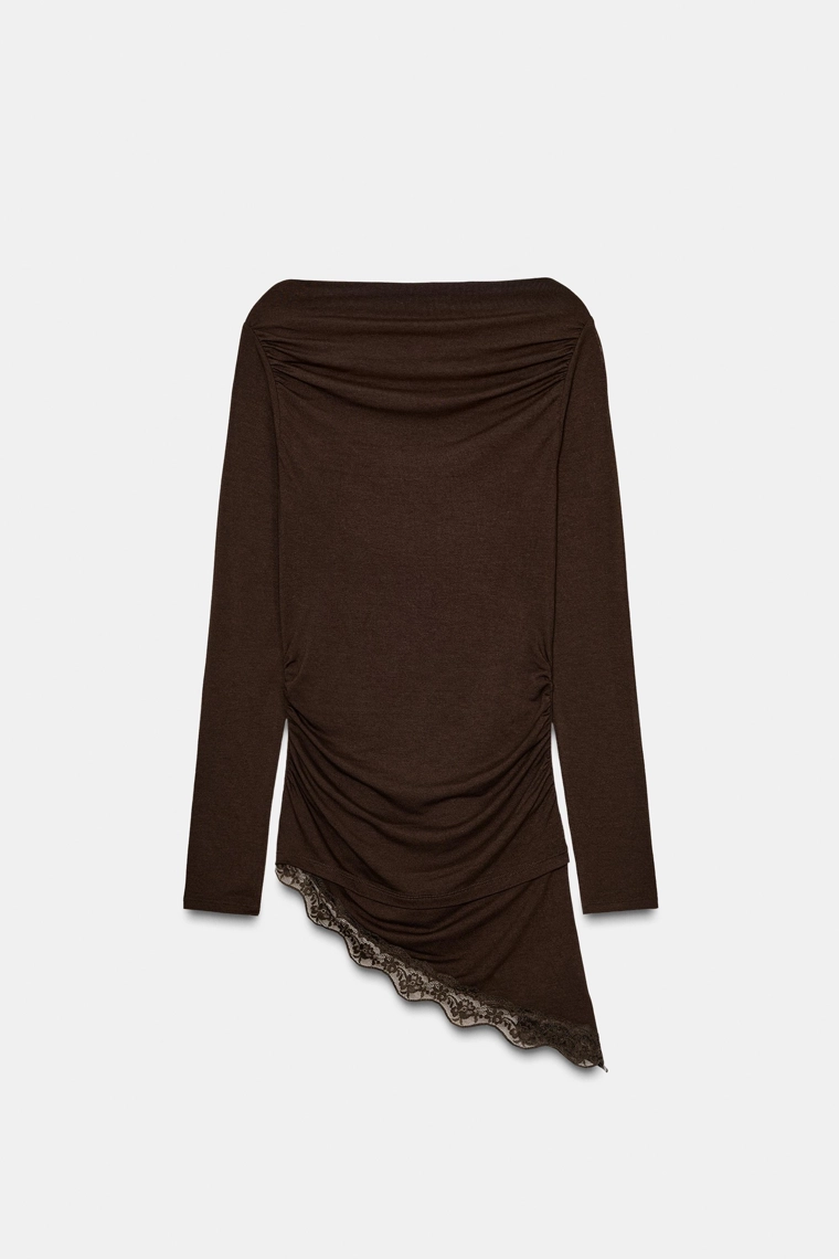 Футболка с асимметричным кружевным подолом