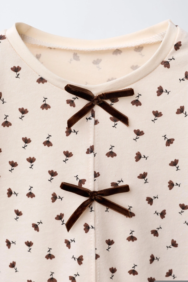 Футболка с цветочным принтом и бархатным бантом