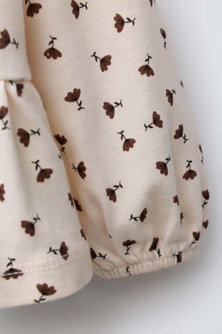 Футболка с цветочным принтом и бархатным бантом