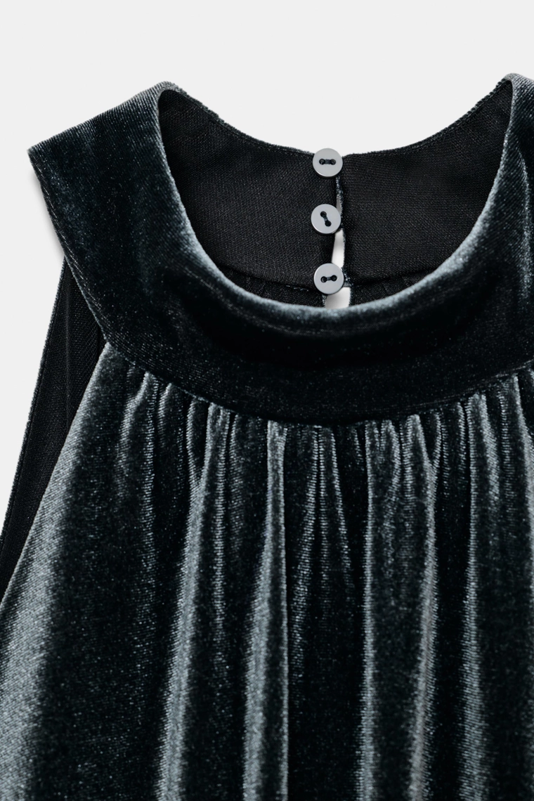 Платье-бандо из вельвета с объемным подолом