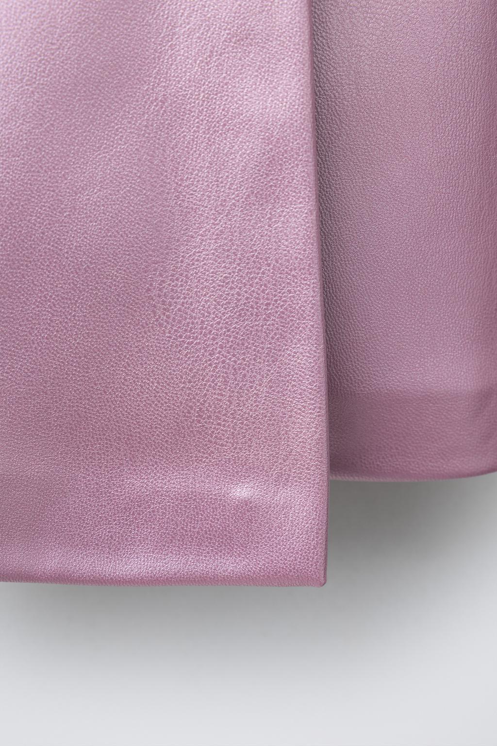 МЕТАЛЛИЗИРОВАННАЯ ЮБКА-ШОРТЫ ИЗ ИСКУССТВЕННОЙ КОЖИ С УЗОРОМ «СЕРДЦА»