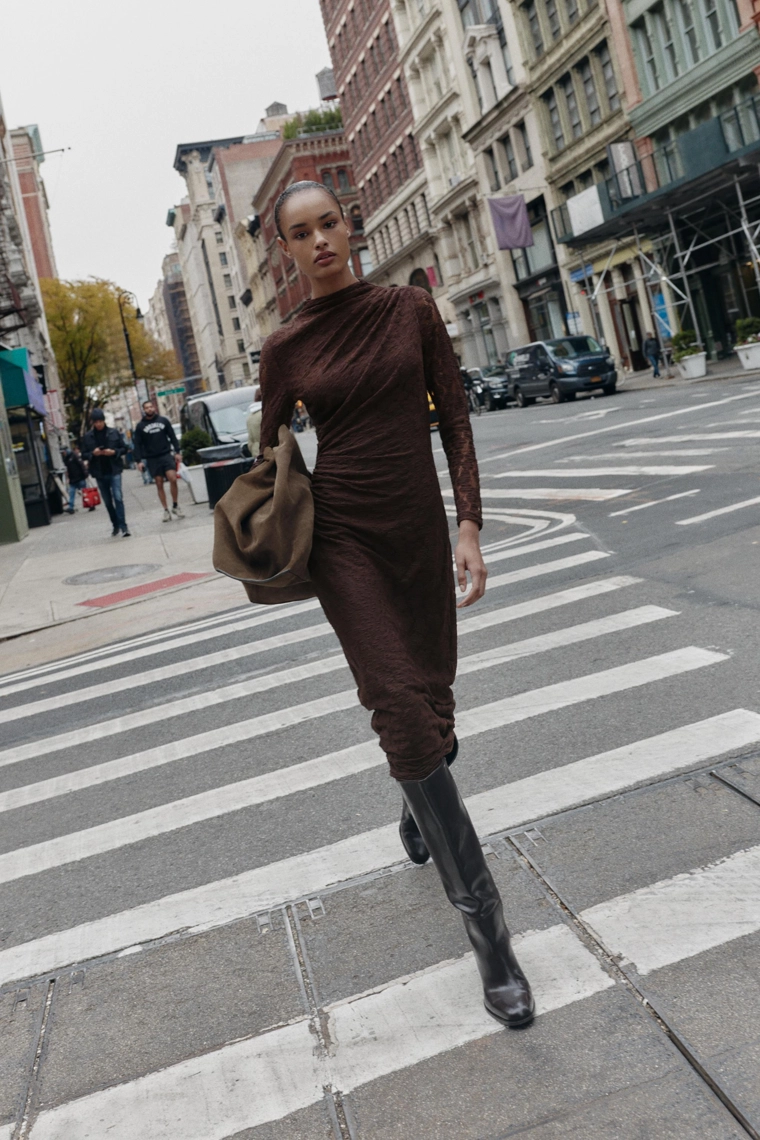 Платье миди с драпировкой