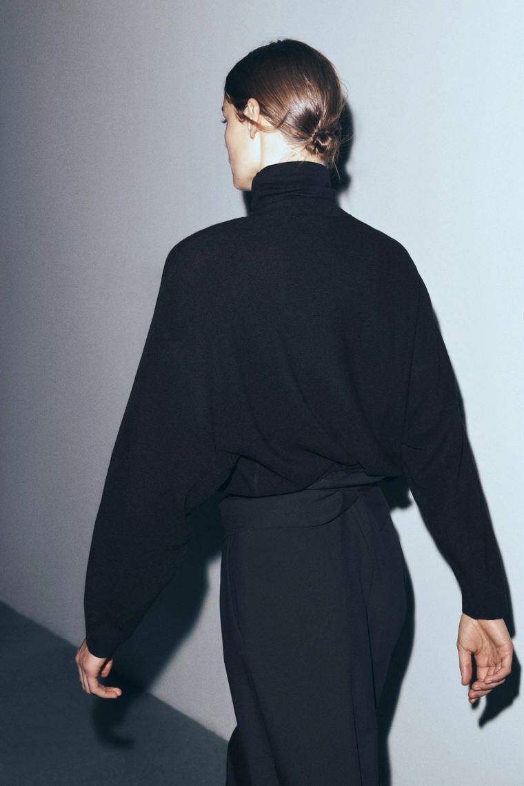 Джемпер с рукавами летучая мышь