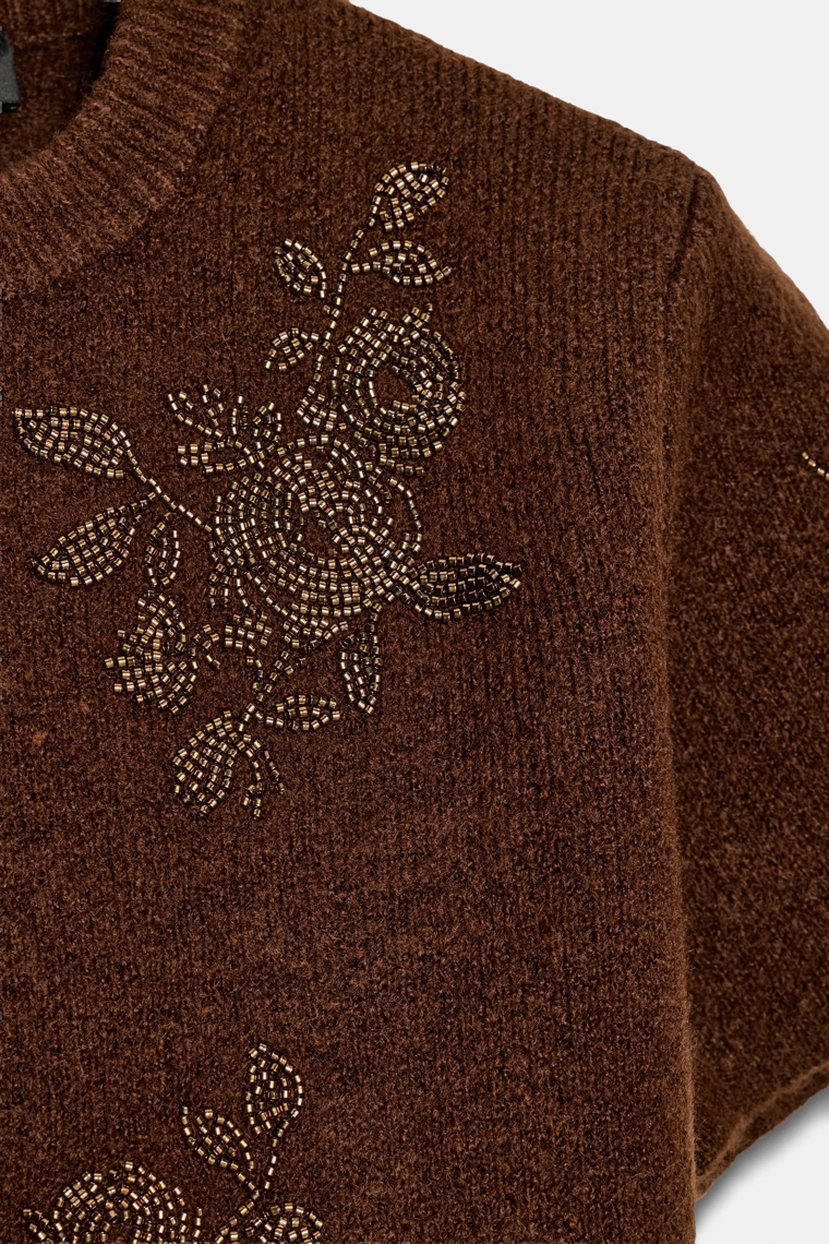 Джемпер с бисером и короткими рукавами