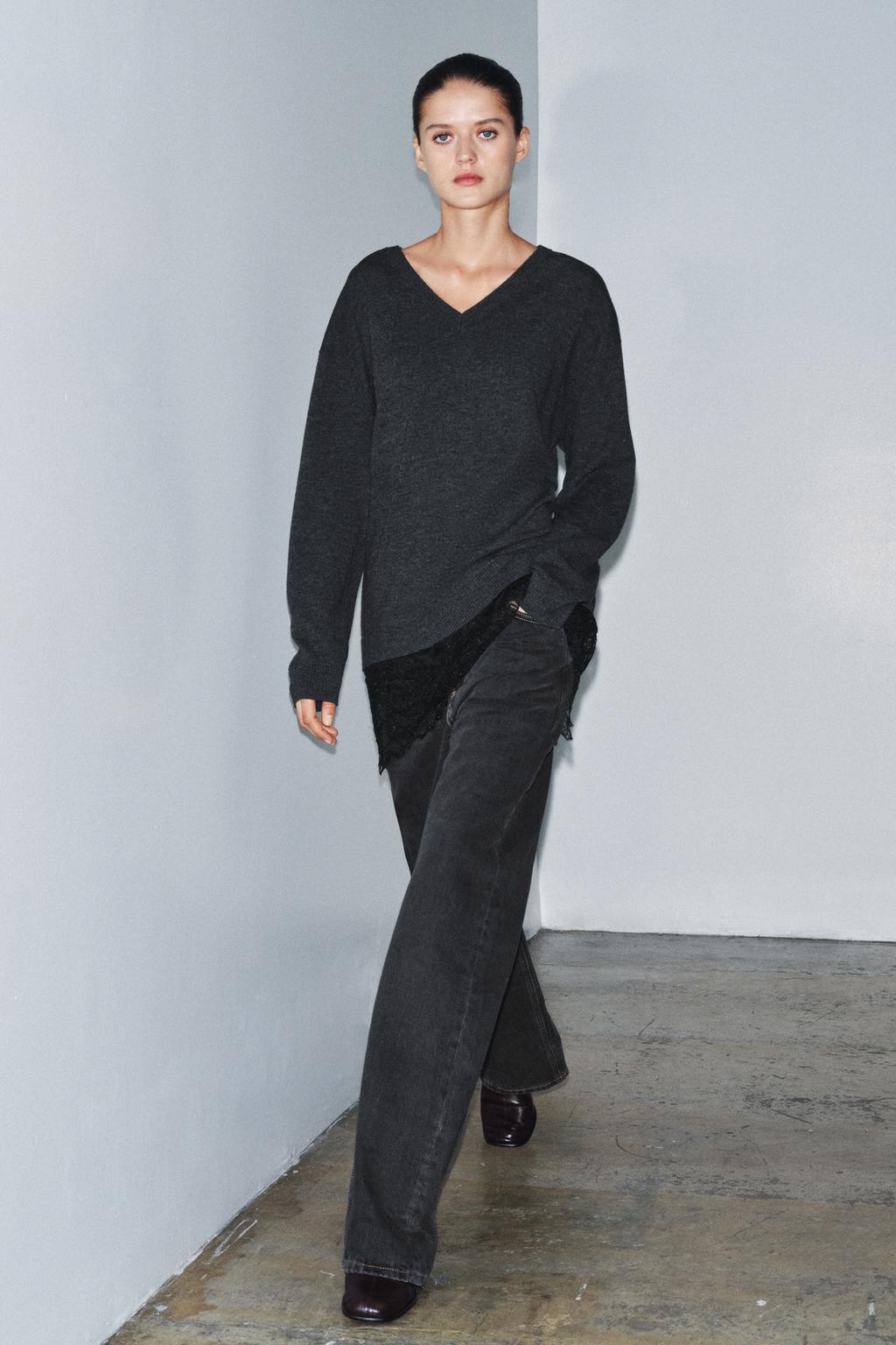 ДЛИННЫЙ СВИТЕР С КОНТРАСТНЫМ КРУЖЕВОМ