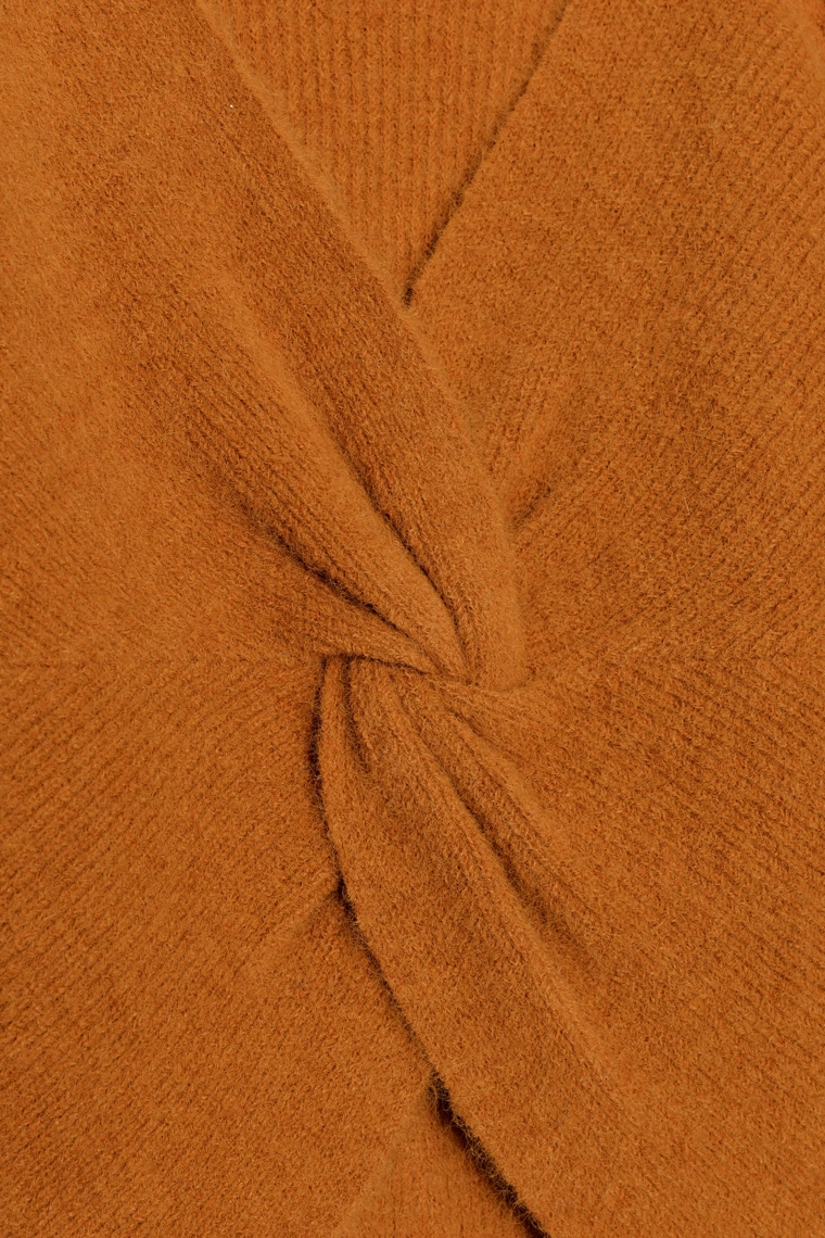 Трикотажный свитер с завязкой на спине