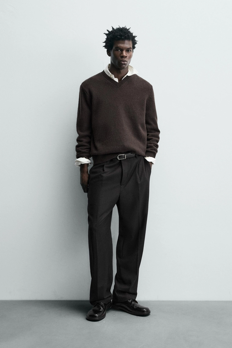 Джемпер limited edition с v-образным вырезом из 100% шерсти