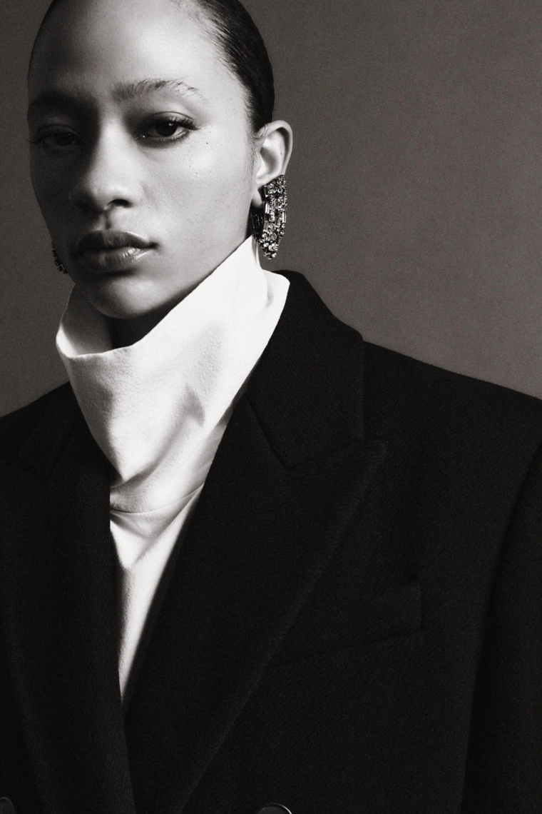 Серьги-капли с драгоценными камнями