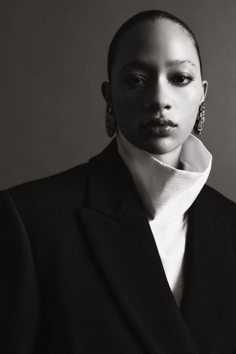 Серьги-капли с драгоценными камнями