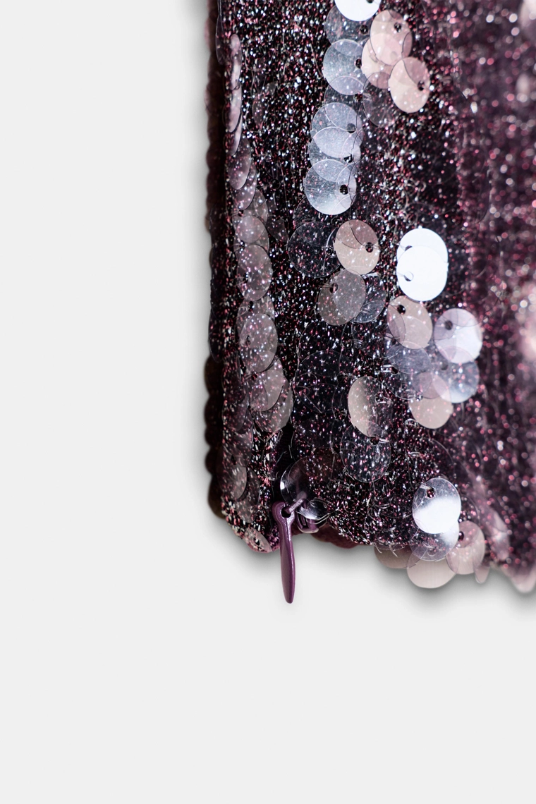 Топ с пайетками на шее