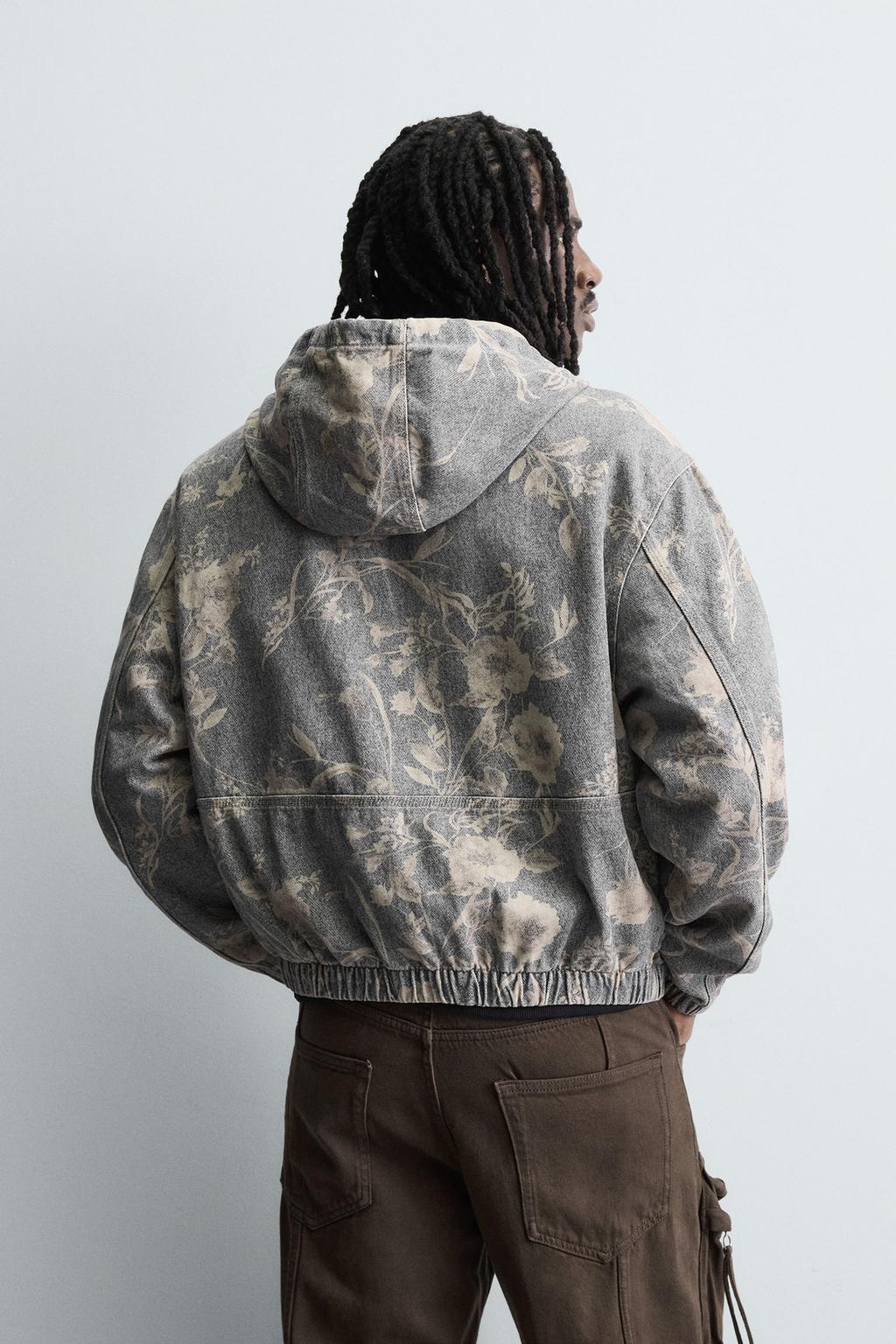 Джинсовая куртка с абстрактным принтом