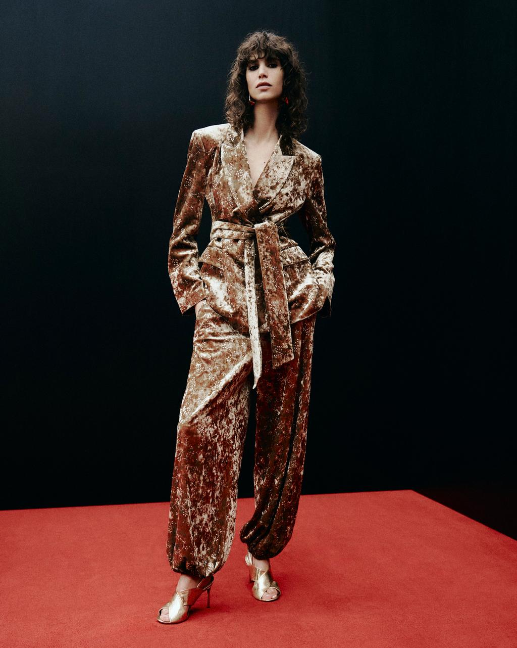 ЛАМИНИРОВАННЫЕ БОСОНОЖКИ НА КАБЛУКЕ