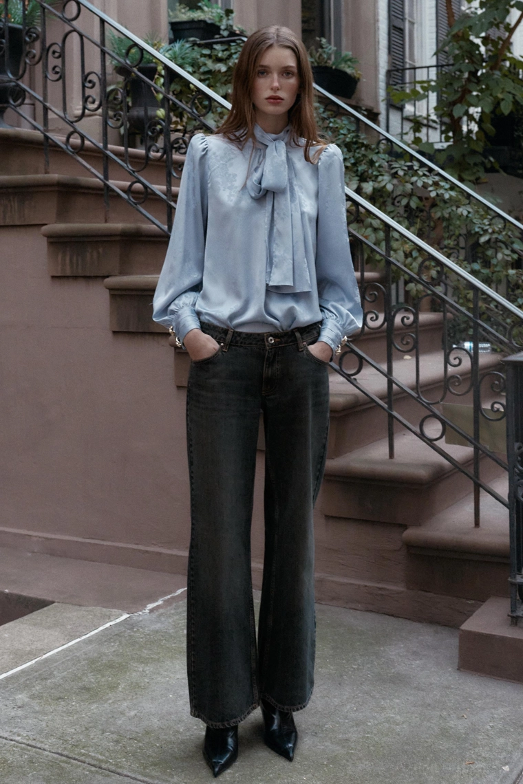 Рубашка с жаккардовым покрытием и бантом