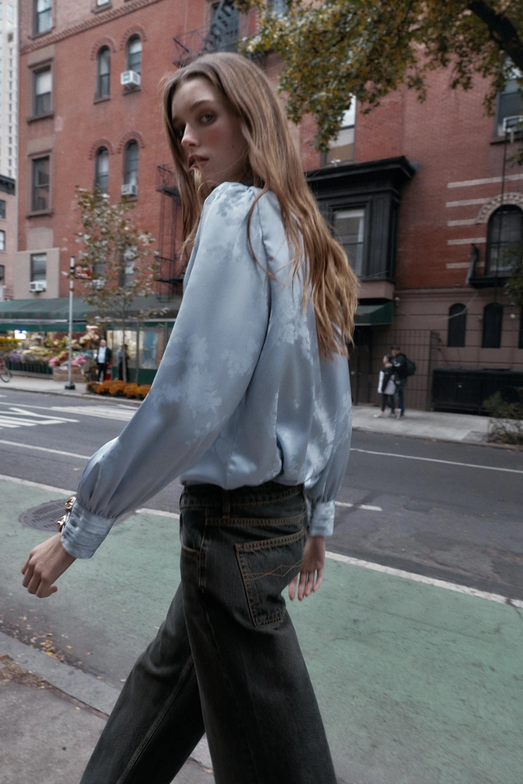 Рубашка с жаккардовым покрытием и бантом