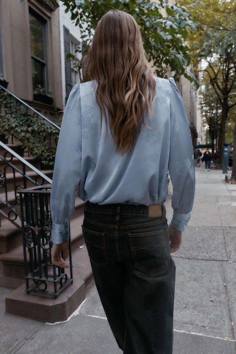 Рубашка с жаккардовым покрытием и бантом