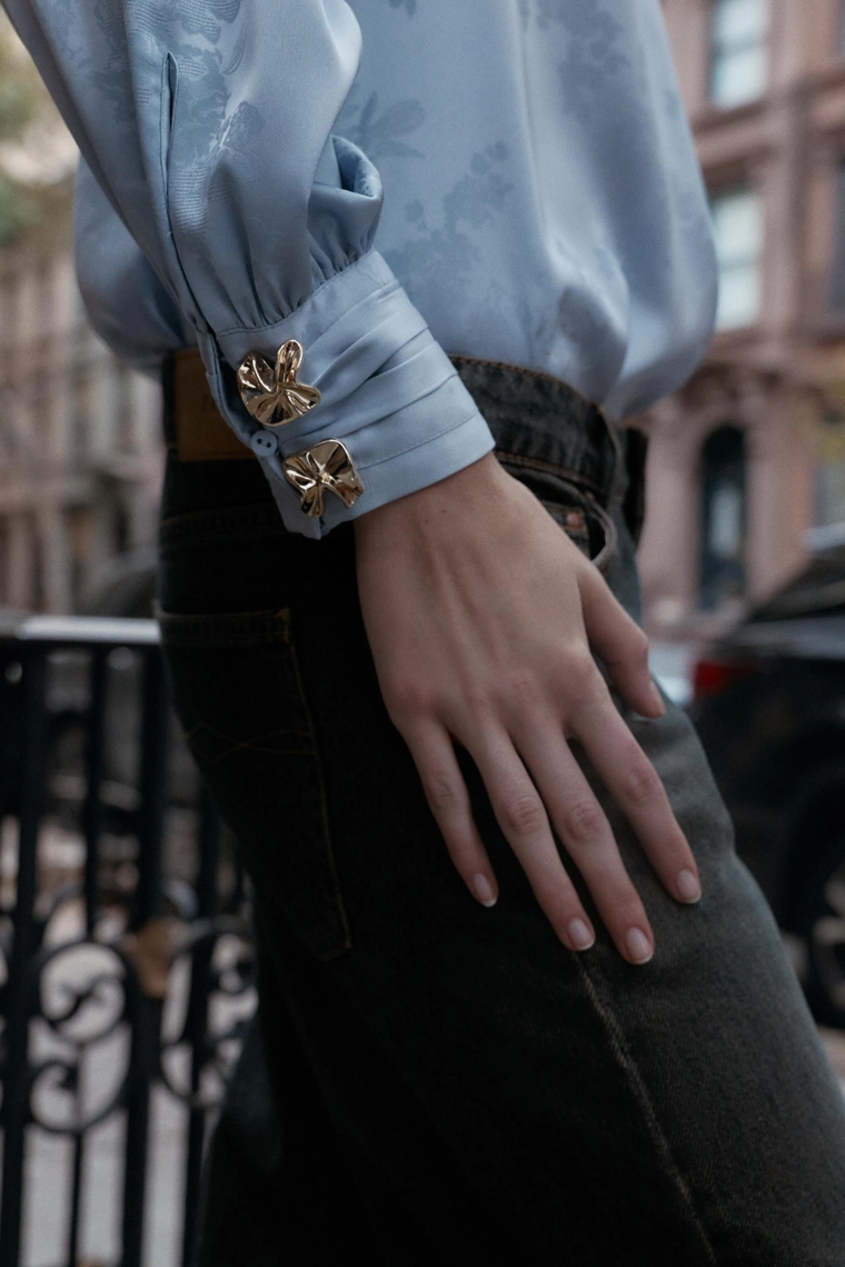 Рубашка с жаккардовым покрытием и бантом