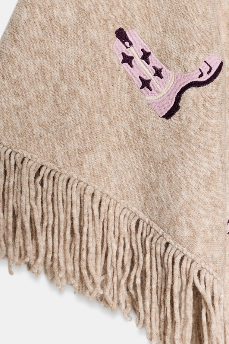 Шаль с вышитыми узорами и бахромой