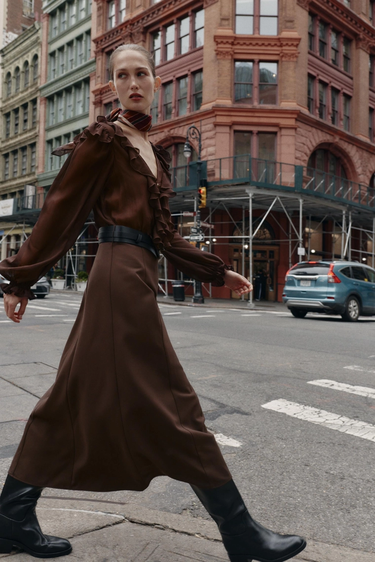 Миди-платье с контрастным поясом