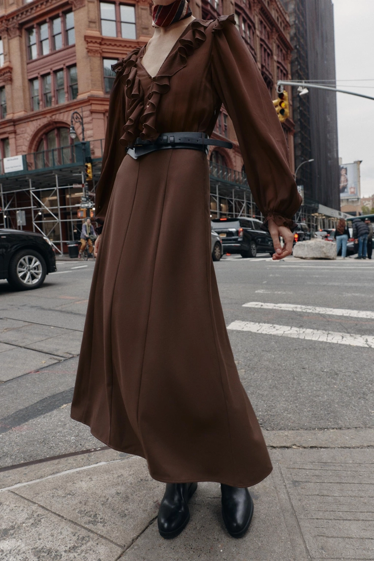 Миди-платье с контрастным поясом