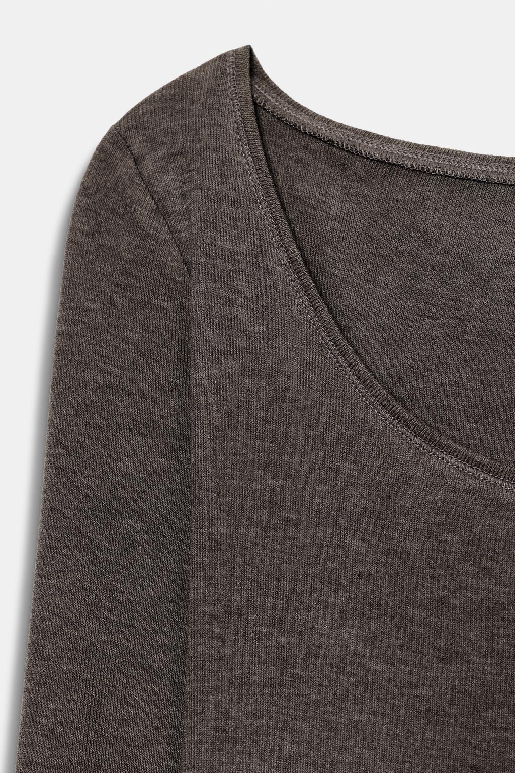 ДЛИННОЕ ПЛАТЬЕ С ДЛИННЫМИ РУКАВАМИ