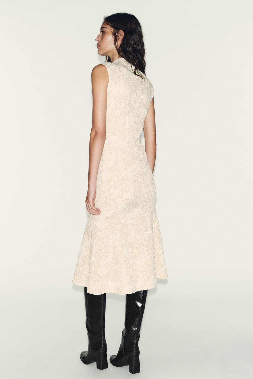 ПЛАТЬЕ ИЗ ЖАККАРДА С МЕТАЛЛИЗИРОВАННОЙ НИТЬЮ