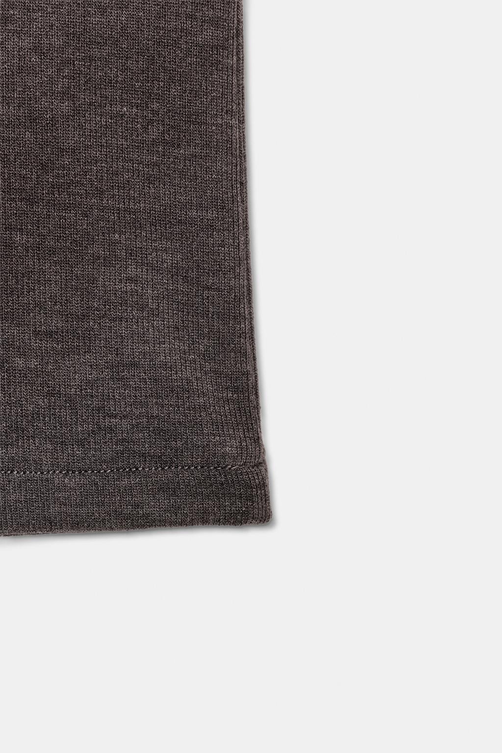 ТОП С ВЫСОКИМ ВОРОТНИКОМ И БЕЗ РУКАВОВ