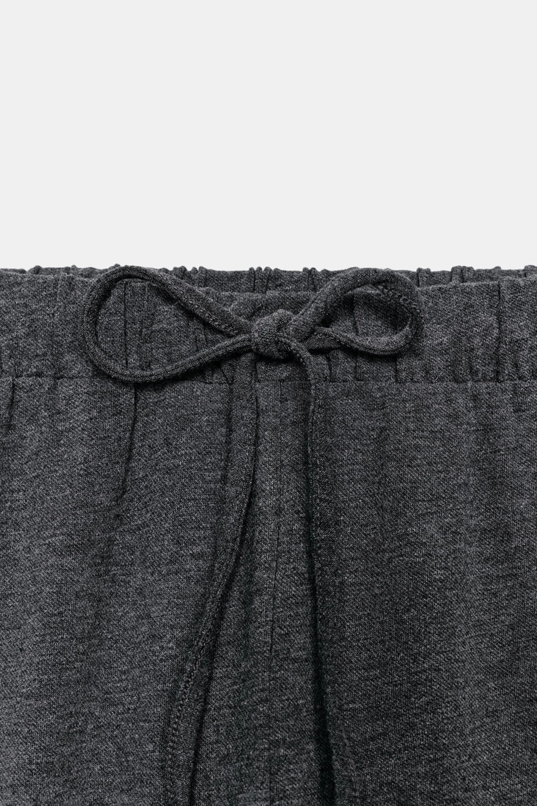 Брюки на резинке с завязками