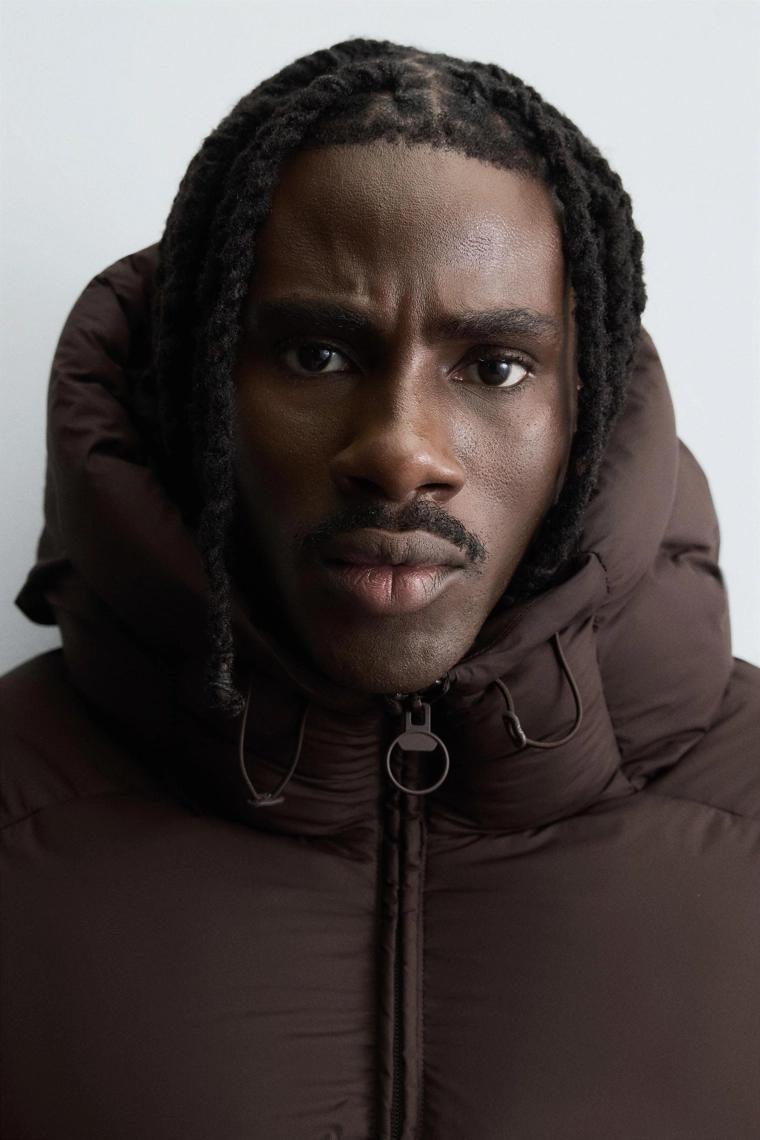 Укороченный пуховик со вставками