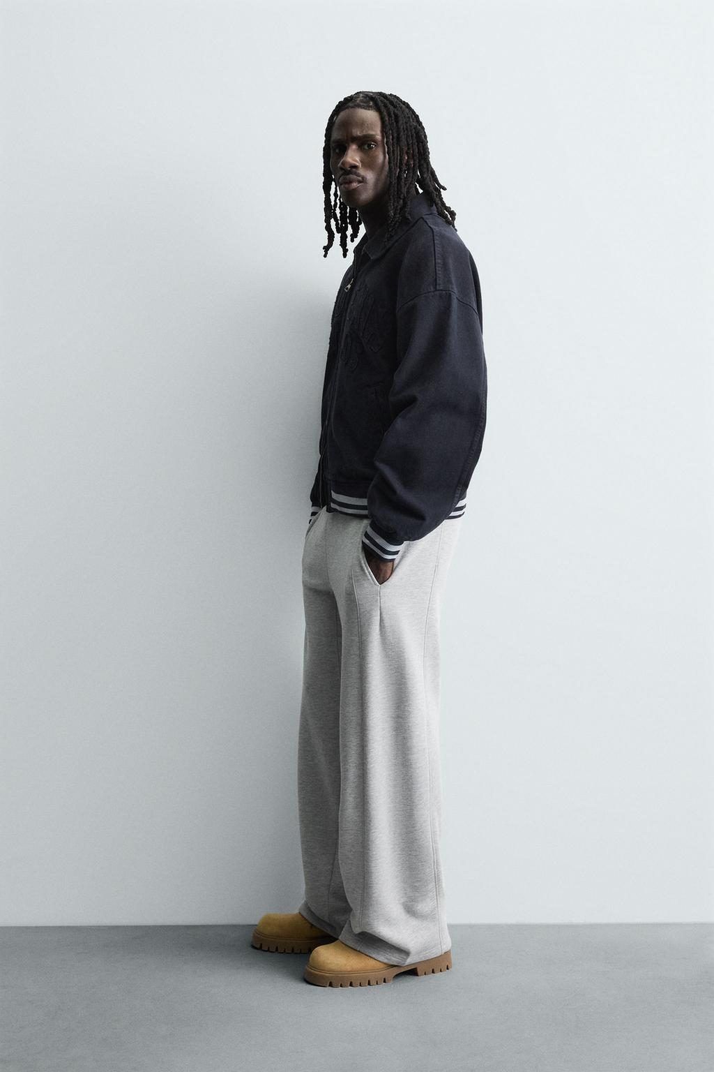 Бомбер с нашивками