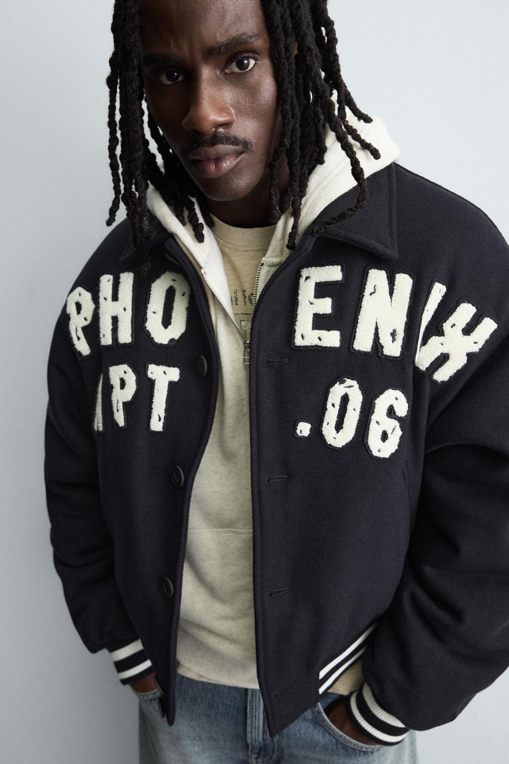 УТЕПЛЕННЫЙ БОМБЕР С НАШИВКАМИ