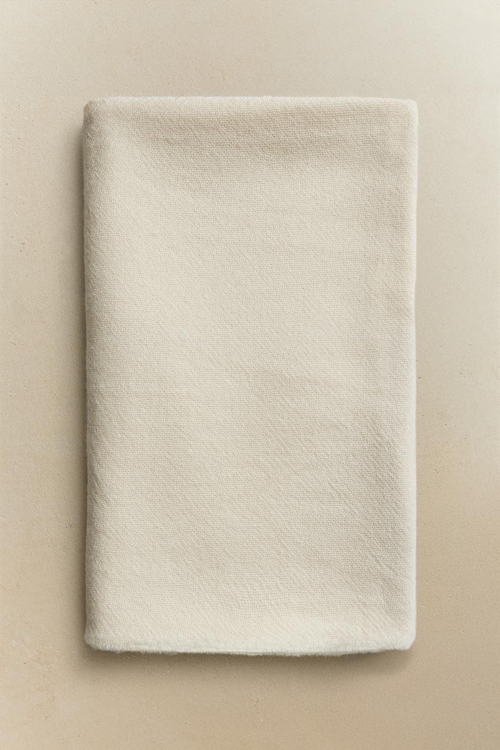 Плед с мягкой бахромой