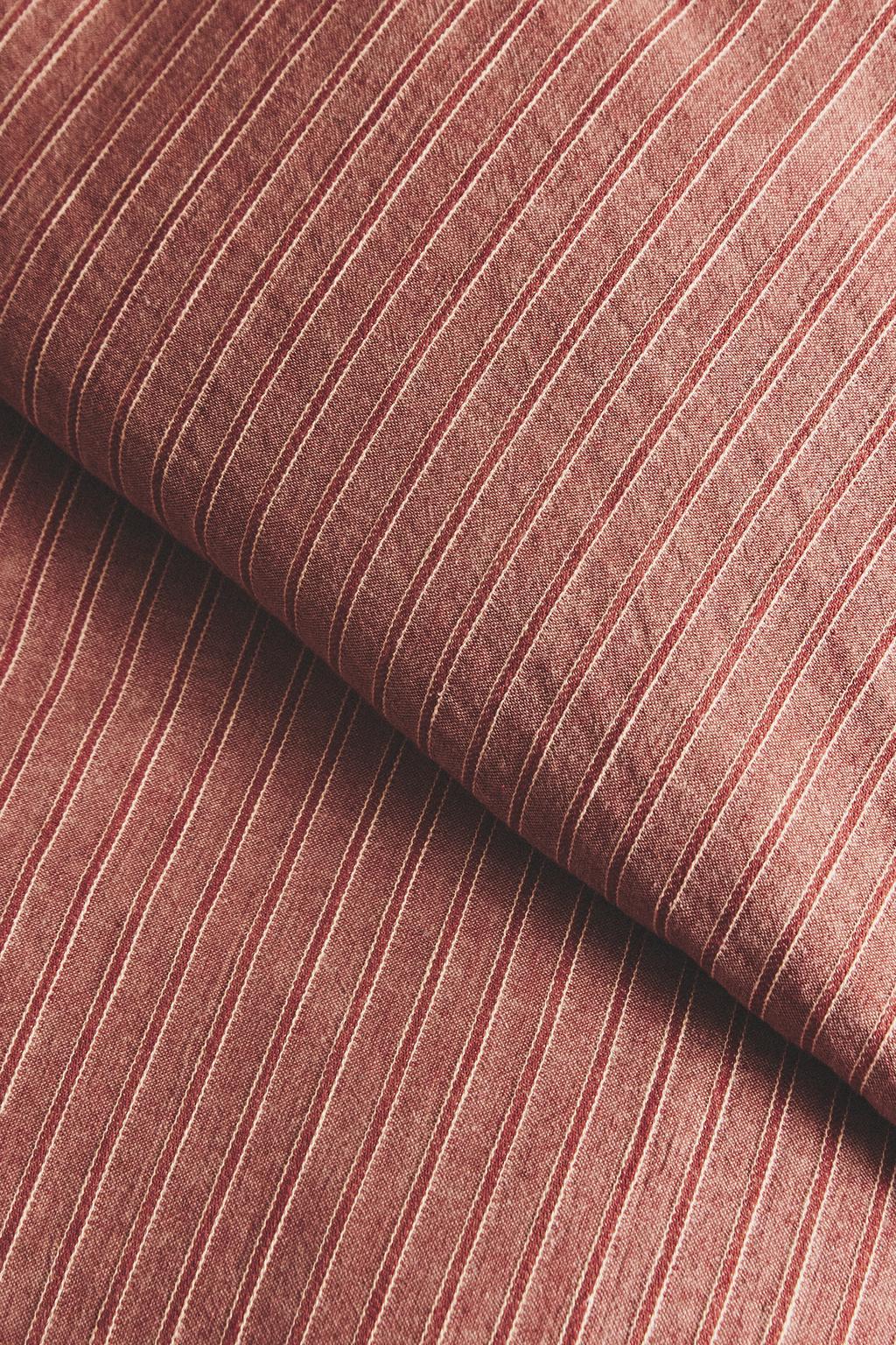 Детское покрывало на подушку с рождественской полоской