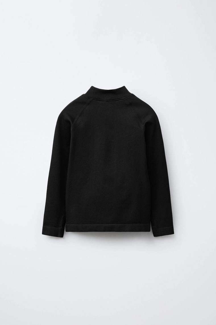 ФУТБОЛКА В РУБЧИК С РЕЛЬЕФНОЙ НАДПИСЬЮ