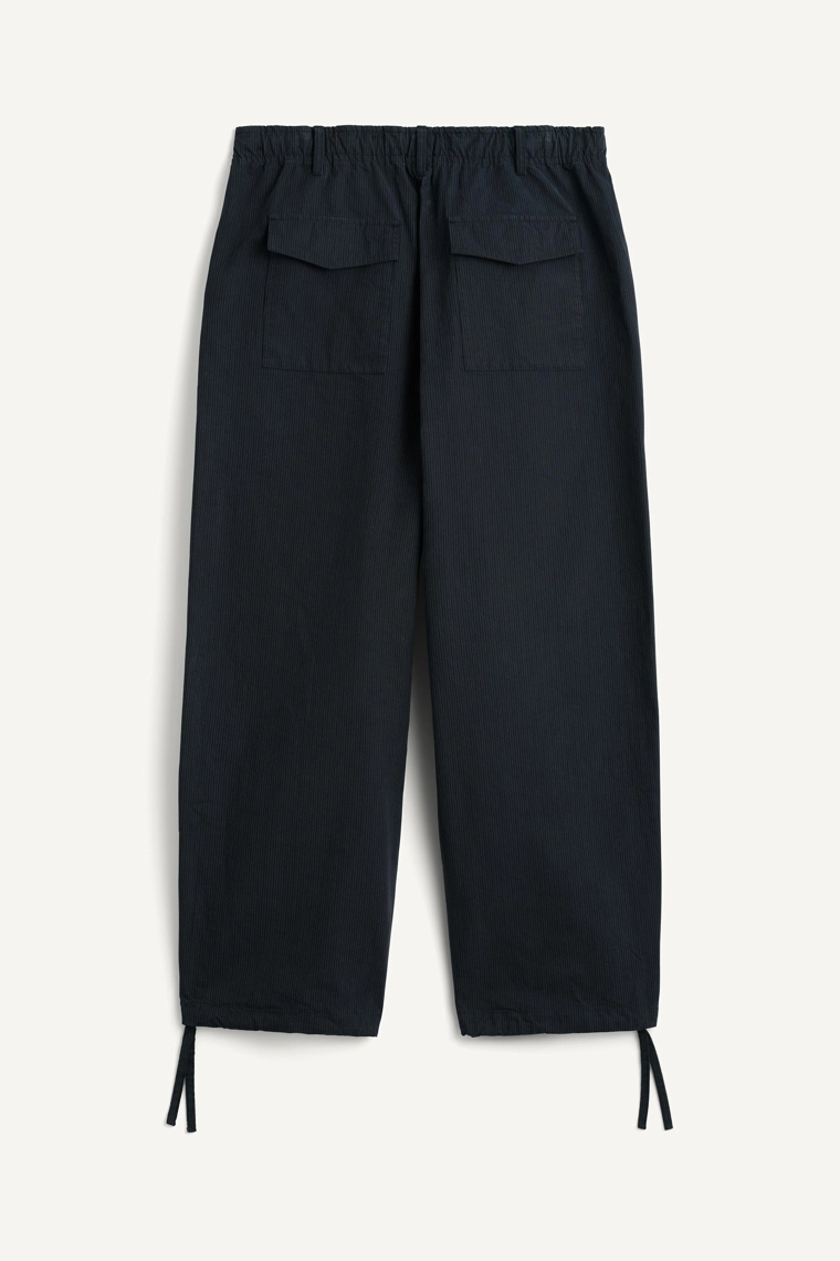 Брюки свободного кроя с карманами
