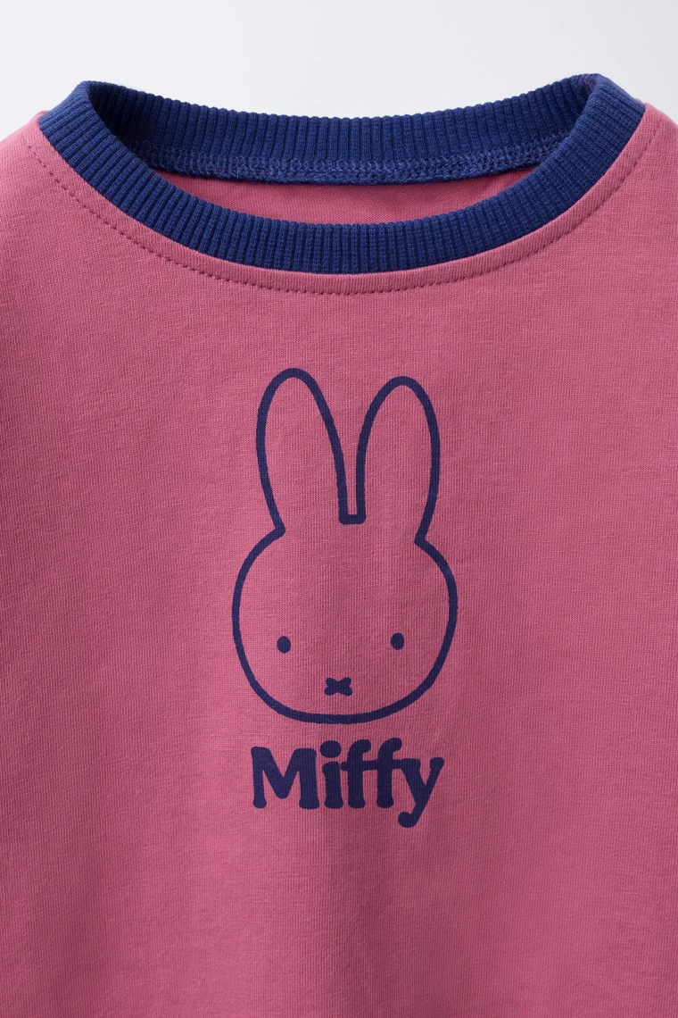 ФУТБОЛКА С ПРИНТОМ MIFFY™ MERCIS BV © И КОНТРАСТНЫМИ ВСТАВКАМИ