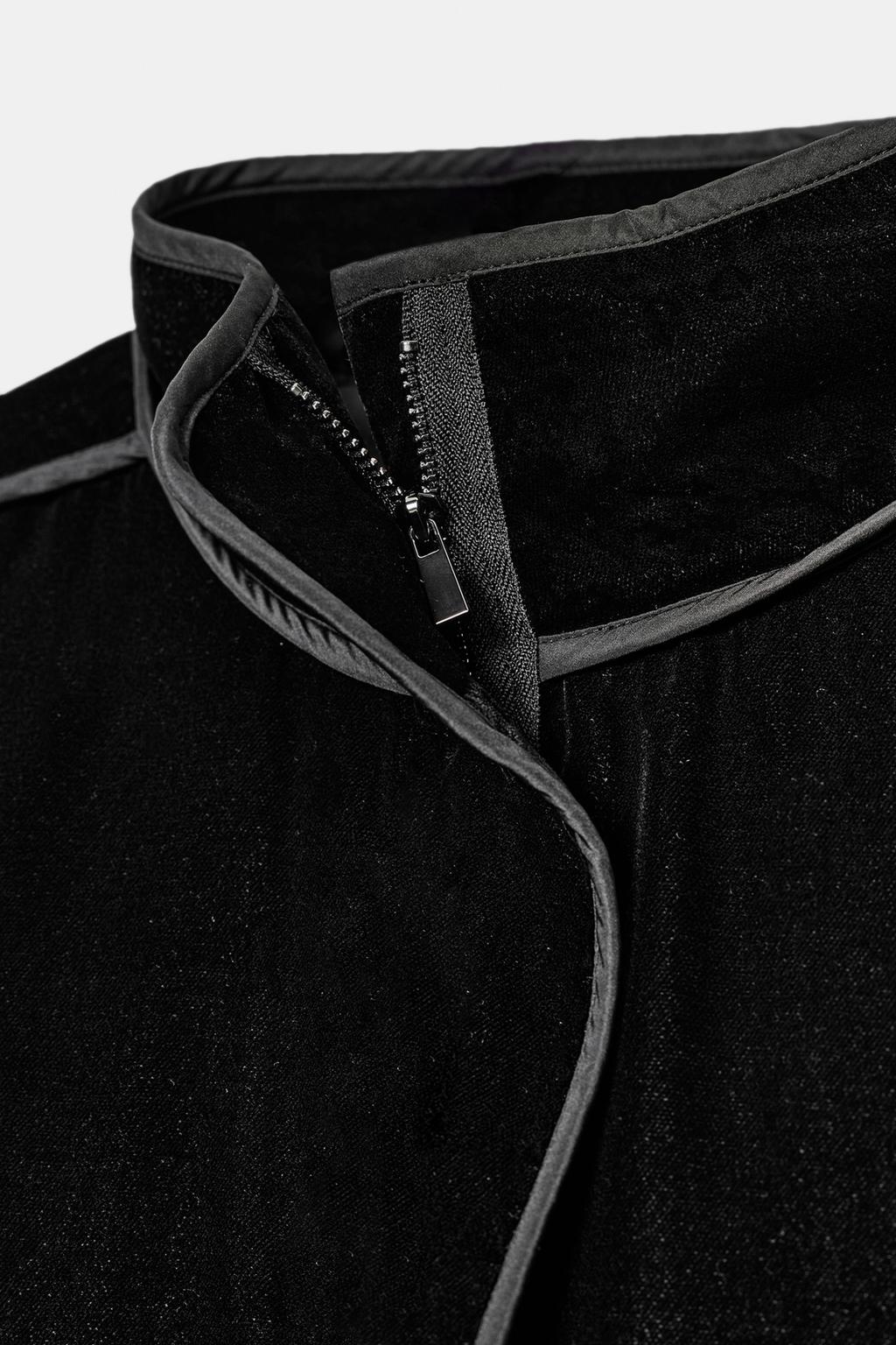 СТЕГАНАЯ БАРХАТНАЯ КУРТКА С ВЫШИВКОЙ