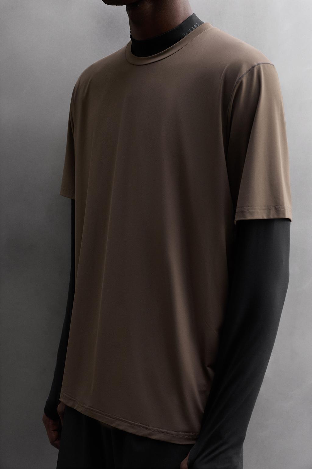 ФУТБОЛКА ДЛЯ БЕГА С КОРОТКИМ РУКАВОМ