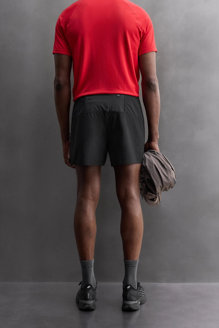 КОРОТКИЕ СПОРТИВНЫЕ ШОРТЫ С ЦВЕТНЫМИ БЛОКАМИ