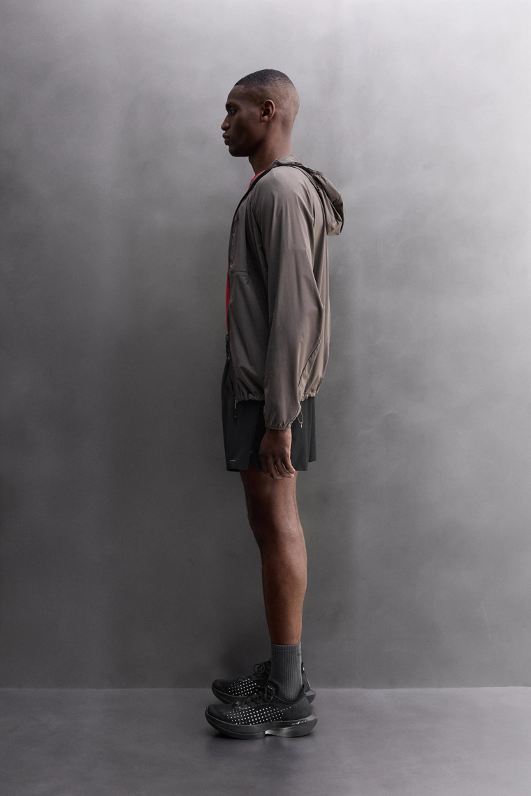 КОРОТКИЕ СПОРТИВНЫЕ ШОРТЫ С ЦВЕТНЫМИ БЛОКАМИ