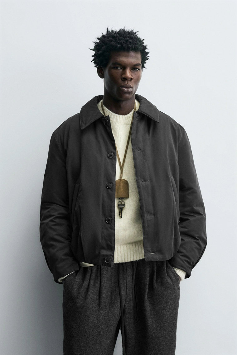 УКОРОЧЕННАЯ СТЕГАНАЯ КУРТКА