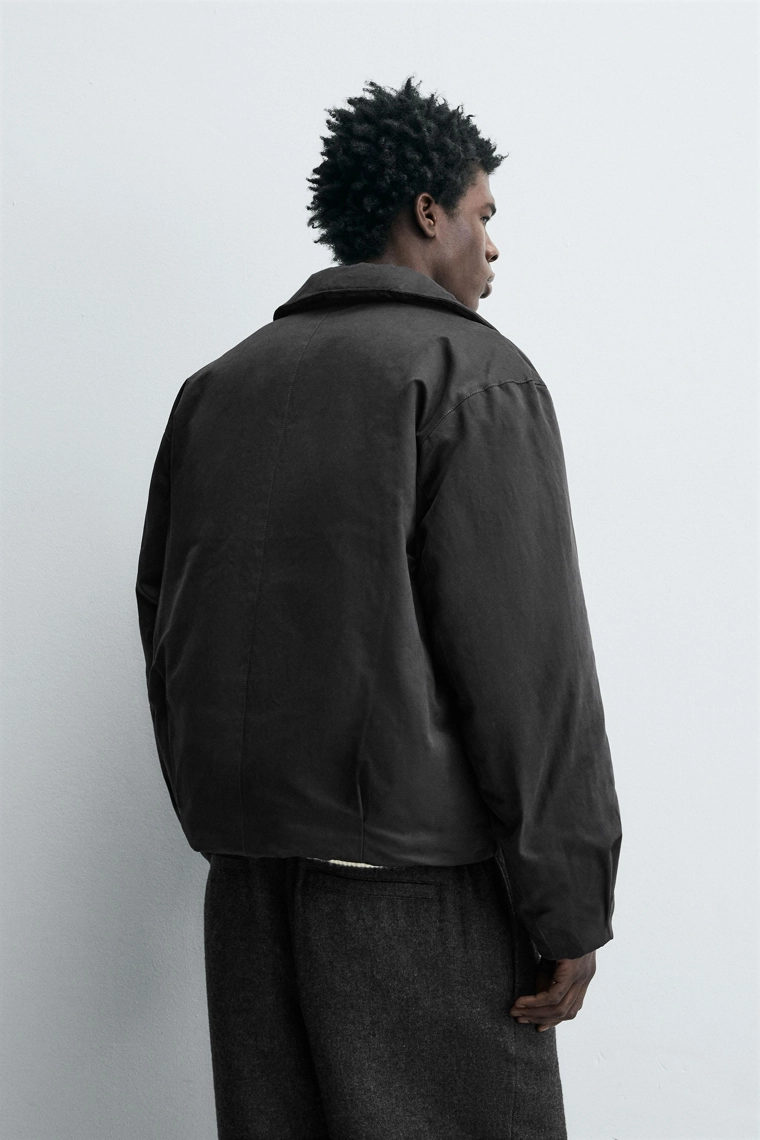 УКОРОЧЕННАЯ СТЕГАНАЯ КУРТКА