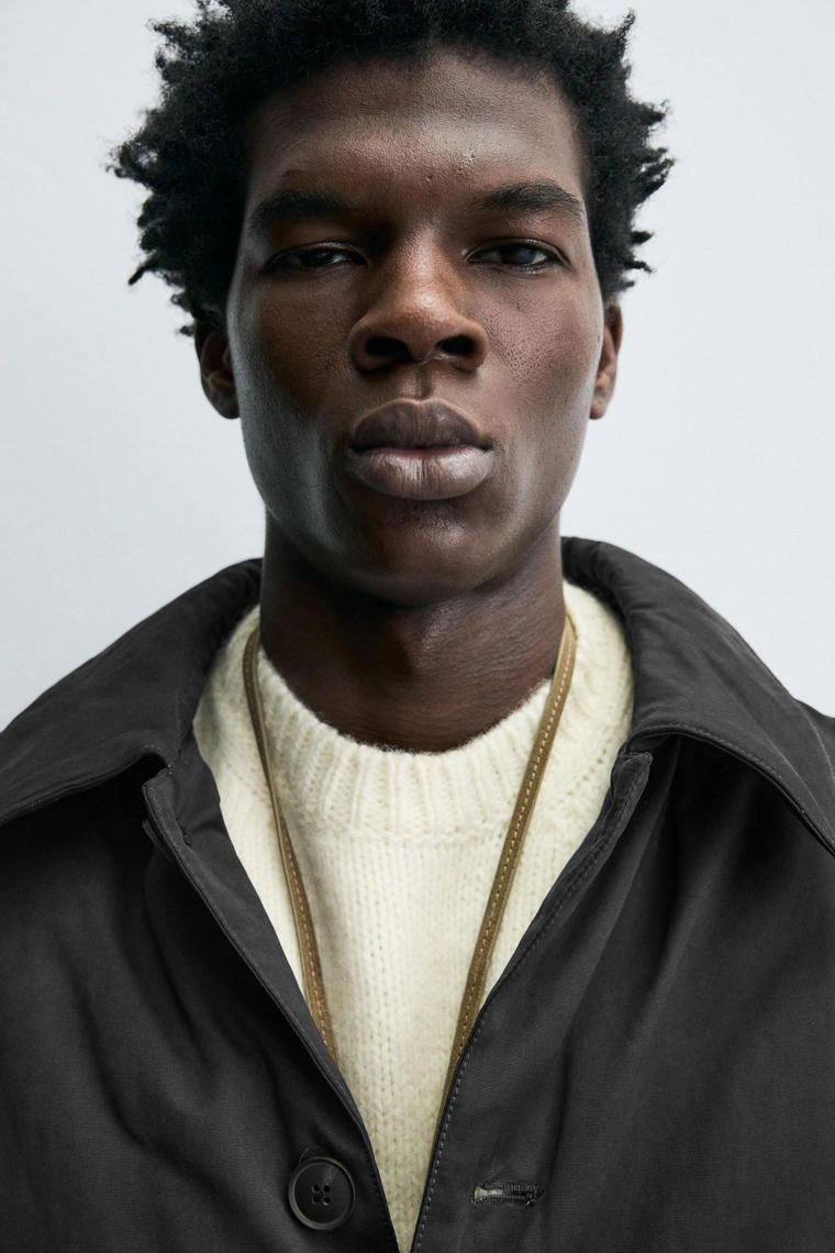 УКОРОЧЕННАЯ СТЕГАНАЯ КУРТКА