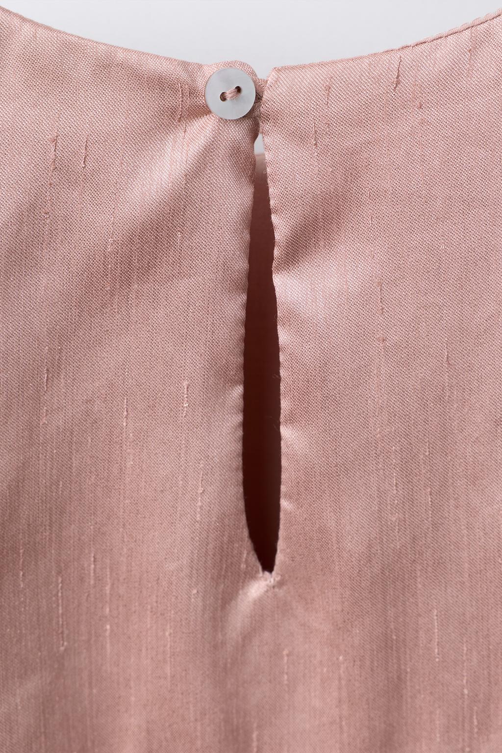 БЛЕСТЯЩЕЕ ПЛАТЬЕ С ОБЪЕМНЫМИ РУКАВАМИ