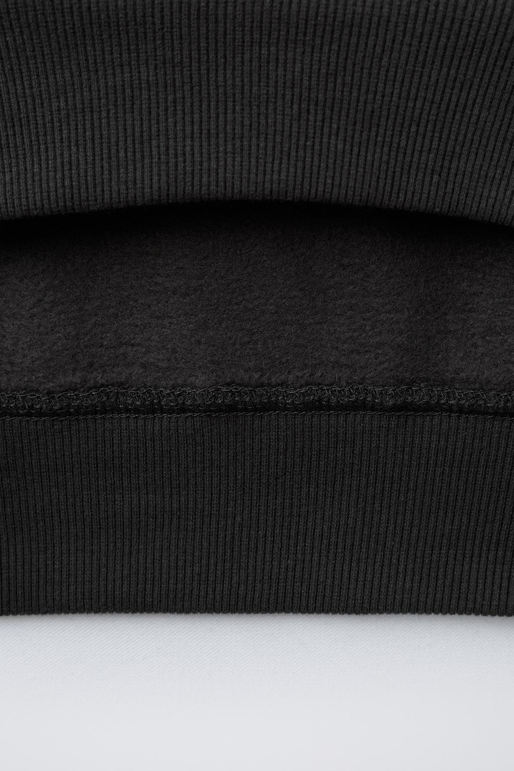 ТОЛСТОВКА С РЕЛЬЕФНОЙ НАДПИСЬЮ