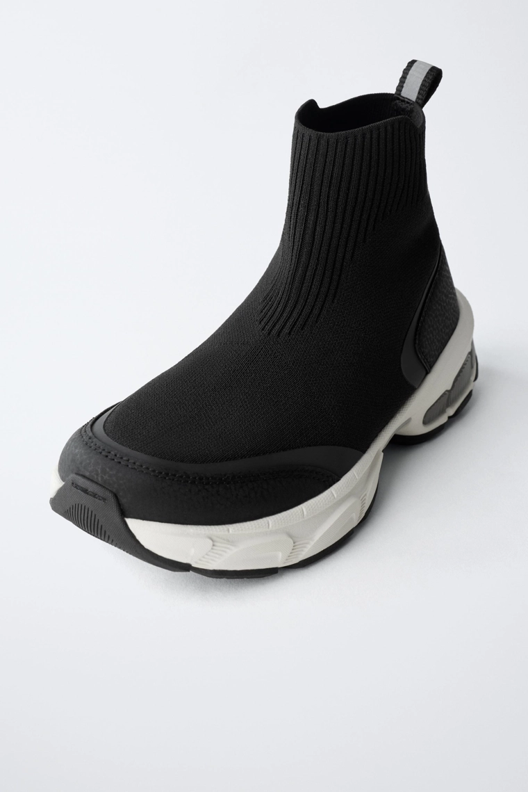 ВЫСОКИЕ КРОССОВКИ-НОСКИ