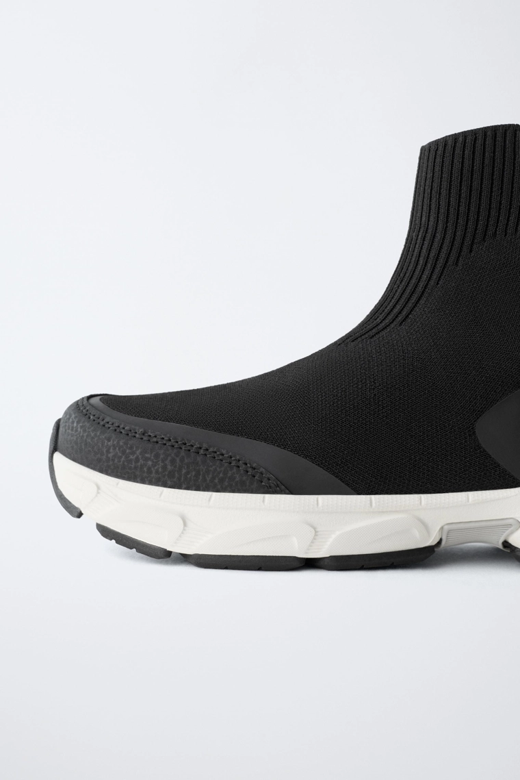 ВЫСОКИЕ КРОССОВКИ-НОСКИ