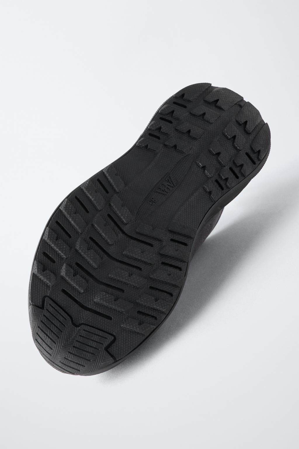 ТЕХНИЧЕСКИЕ СПОРТИВНЫЕ КРОССОВКИ